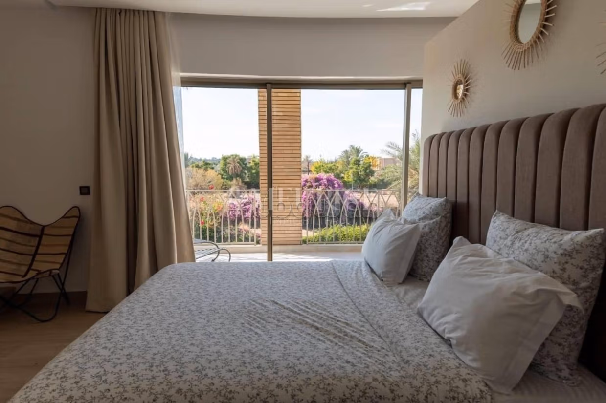 Fabulous house for sale in Amelkis. 5 lovely rooms. Air conditioning and fireplace. 