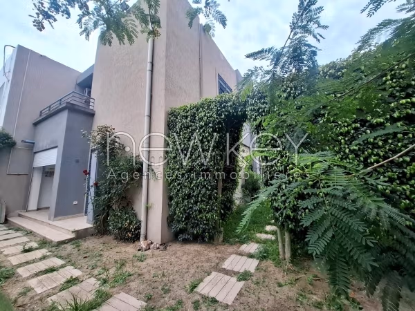 Une Belle Villa S4 avec jardin à Louer à La Soukra