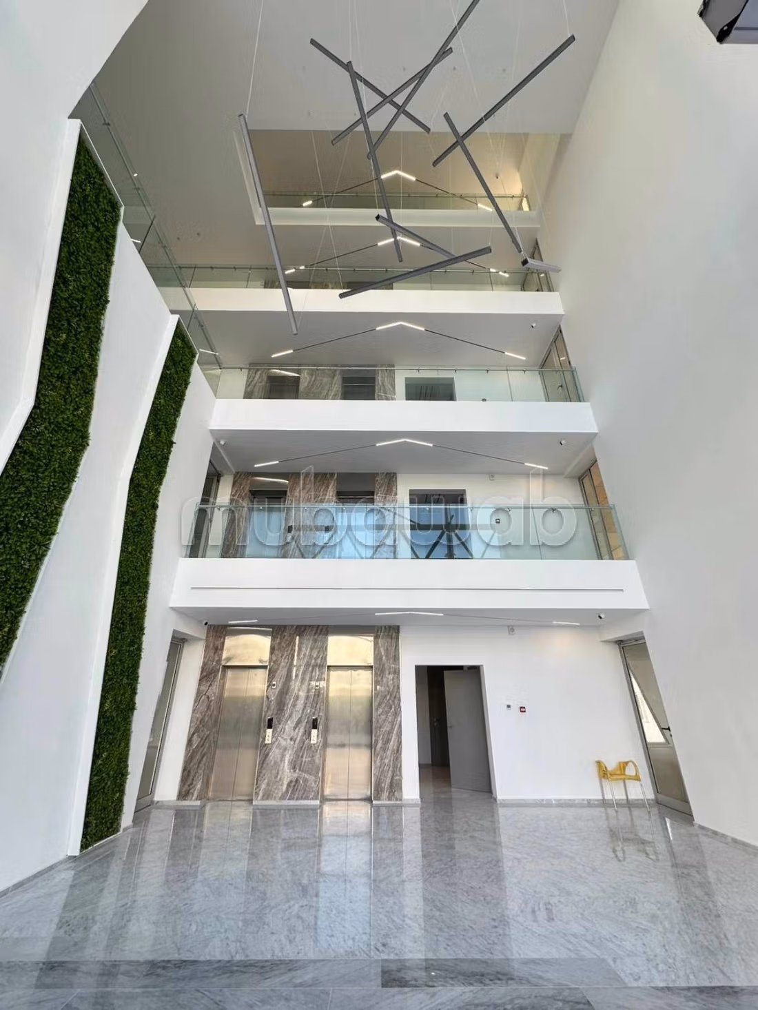 Offices for rent in Les Berges Du Lac 2. Dimension 2576 m². Double glazing and central heating