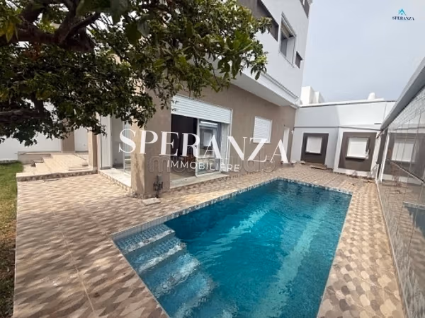 Maestosa residenza di lusso in vendita a Hammamet. 3 camere da letto. Piscina e aria condizionata