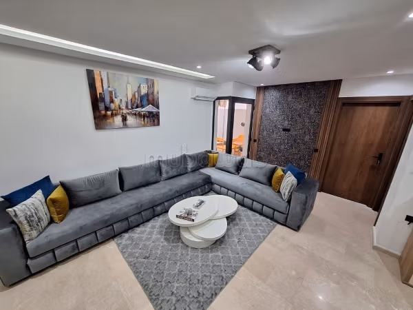 Louez cet appartement à Belvédère. 1 belle chambre. Meublé