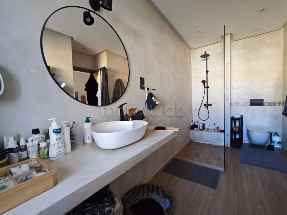 Kopen: huizen. Oppervlakte 300 m². Gemeubileerd. 