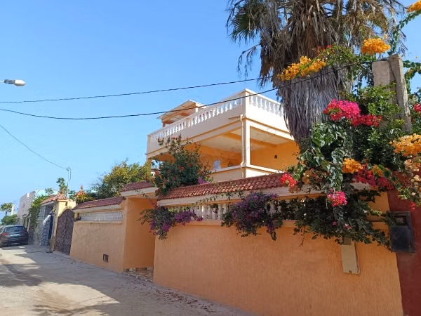 Villa de lujo en venta. Gran superficie 170 m². Está amueblado con buen gusto
