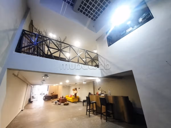 Oficinas y locales comerciales en venta en Triangle d'Or. Dimensión 180 m². Sistema de aire condicionado. 