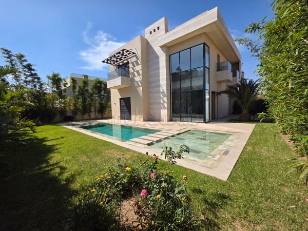 Villa's en luxe woningen kopen in Route de Tahanaout. Oppervlakte 495 m². Conciërgeservice en mooi zwembad