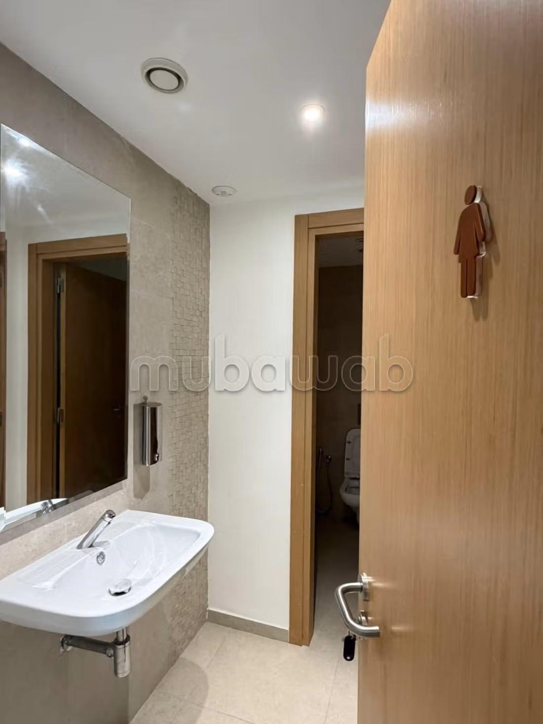A louer un plateau neuf de 834 m² HS au LAC 2