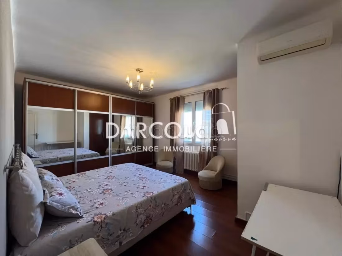Étage de villa meublé s3 à cité les pins marsa