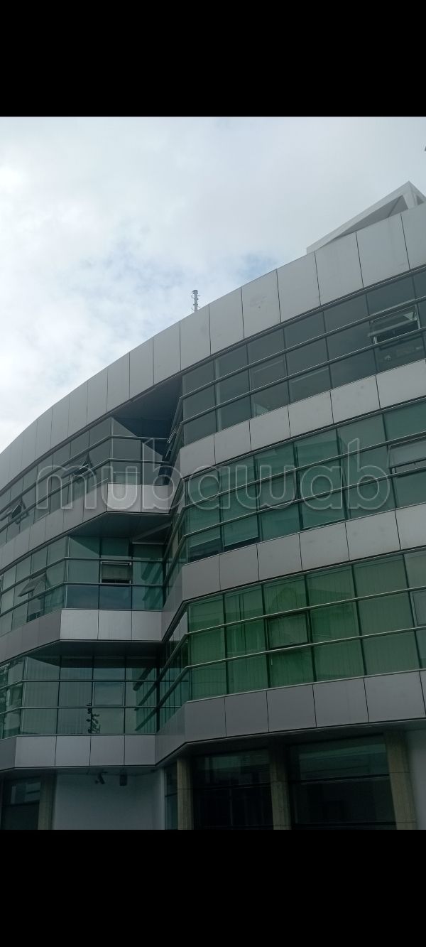 Nu te huur: kantoorruimte in Agdal. Oppervlakte 2200 m². Lift en parkeerplaats