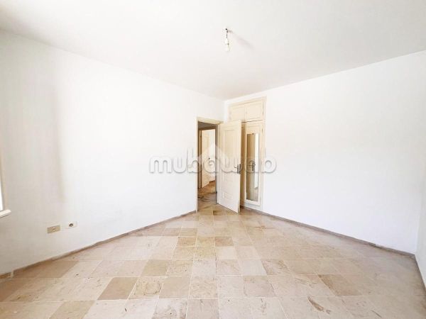 Find an apartment to buy in Ariana. Total area 110 m². Garage