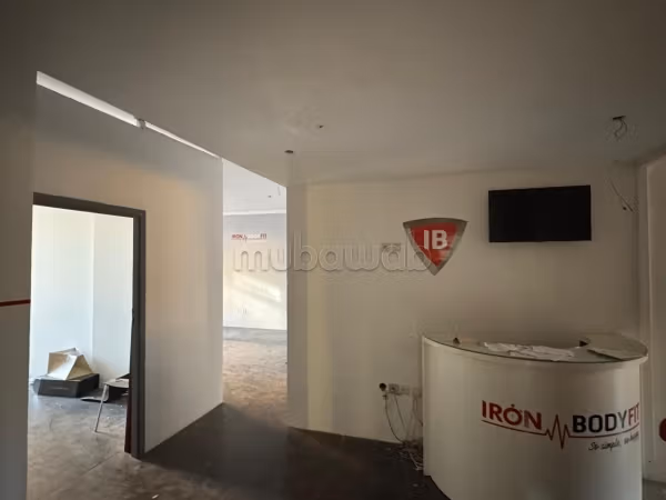 Offices & shops to rent in Guéliz. Area 120 m². Residence with security
