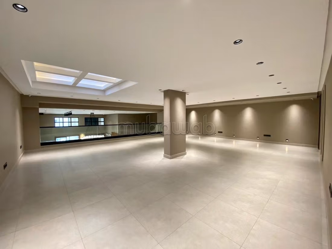 Plateau de bureau RDC 350 m² Franceville