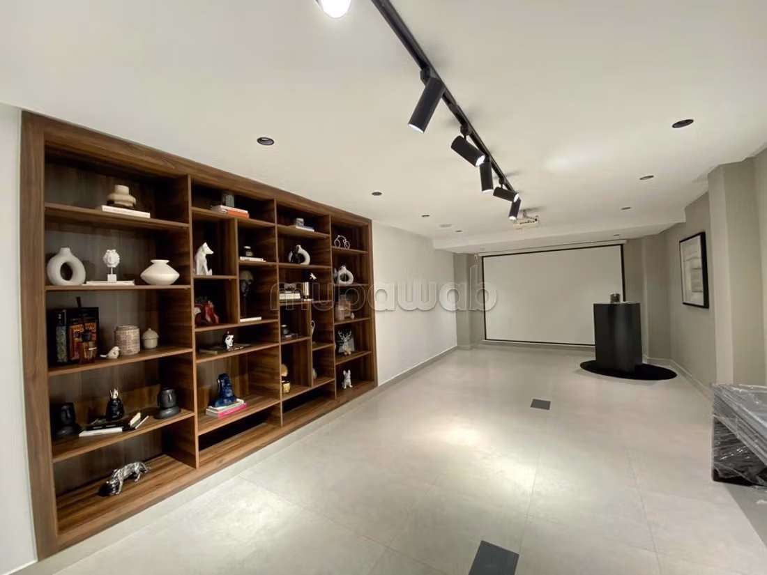Plateau de bureau RDC 350 m² Franceville
