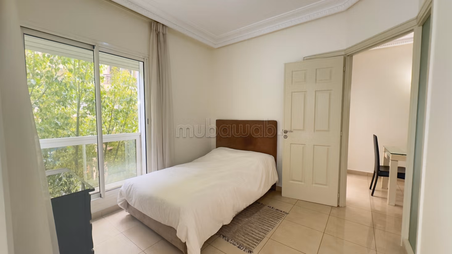 Te huur: appartementen in Maârif Extension. Oppervlakte 104 m². Volledig gemeubileerd
