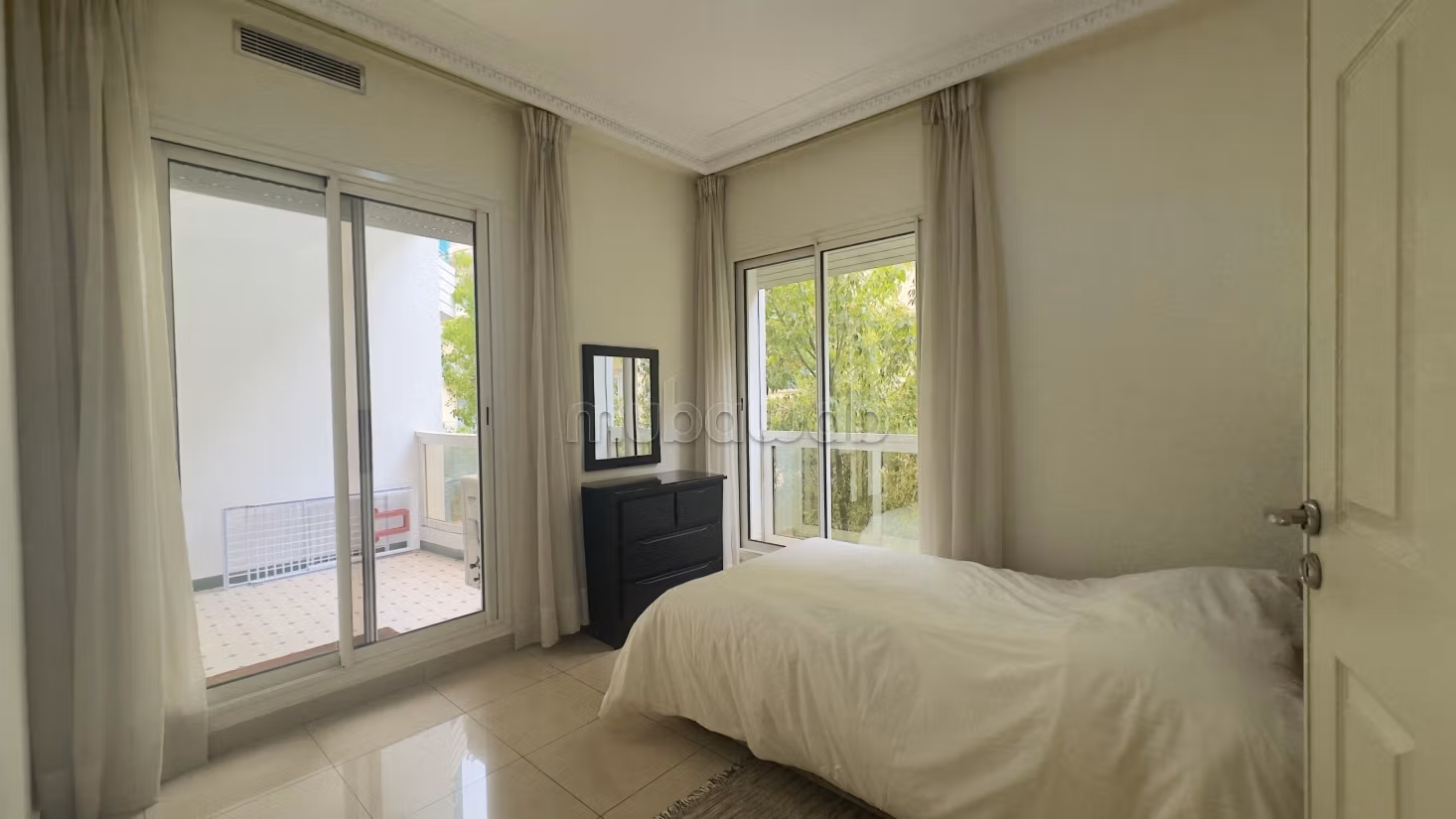 Te huur: appartementen in Maârif Extension. Oppervlakte 104 m². Volledig gemeubileerd