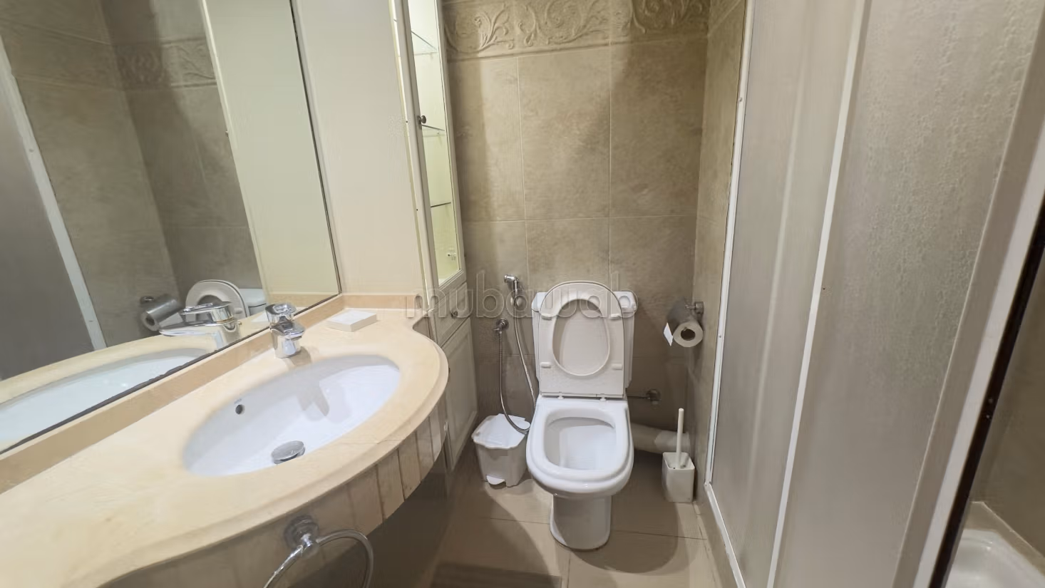 Te huur: appartementen in Maârif Extension. Oppervlakte 104 m². Volledig gemeubileerd