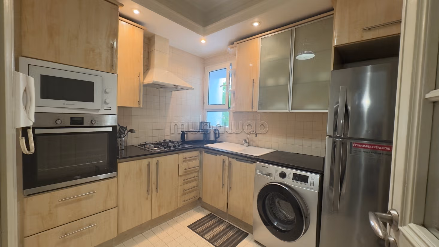 Te huur: appartementen in Maârif Extension. Oppervlakte 104 m². Volledig gemeubileerd