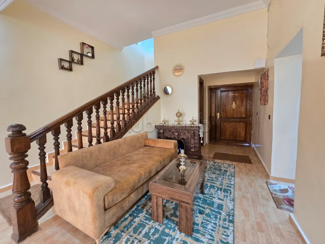 Fabulous villa for sale in Route de Fez. 4 rooms. Traditional Moroccan living room, secured residence