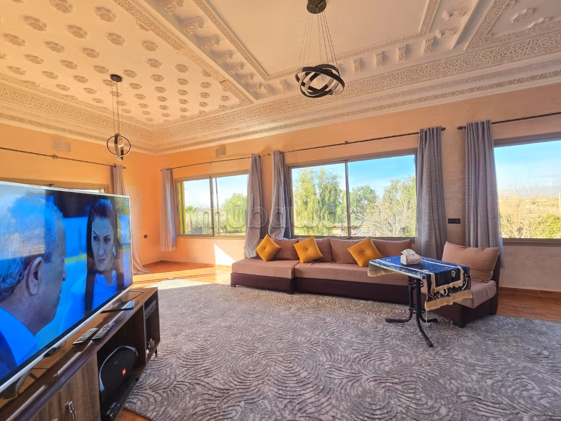 Fabulous villa for sale in Route de Fez. 4 rooms. Traditional Moroccan living room, secured residence
