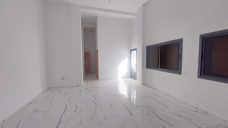 Bureau RDC cour 68m² face Tribunal