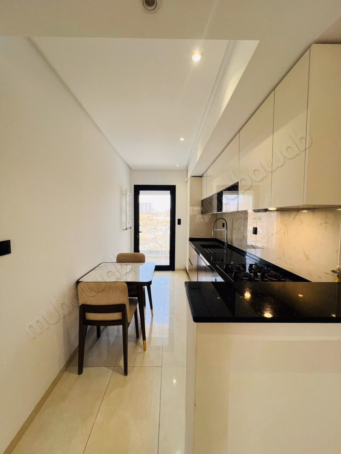 À vendre un s1 luxueux meublè à sahloul4