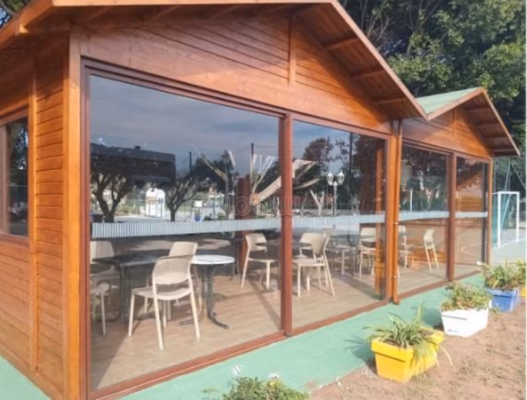 Piso en alquiler en Les Hôpitaux. 2 habitaciones. Está amueblado con buen gusto