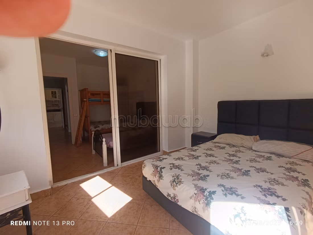 Piso en alquiler en Les Hôpitaux. 2 habitaciones. Está amueblado con buen gusto