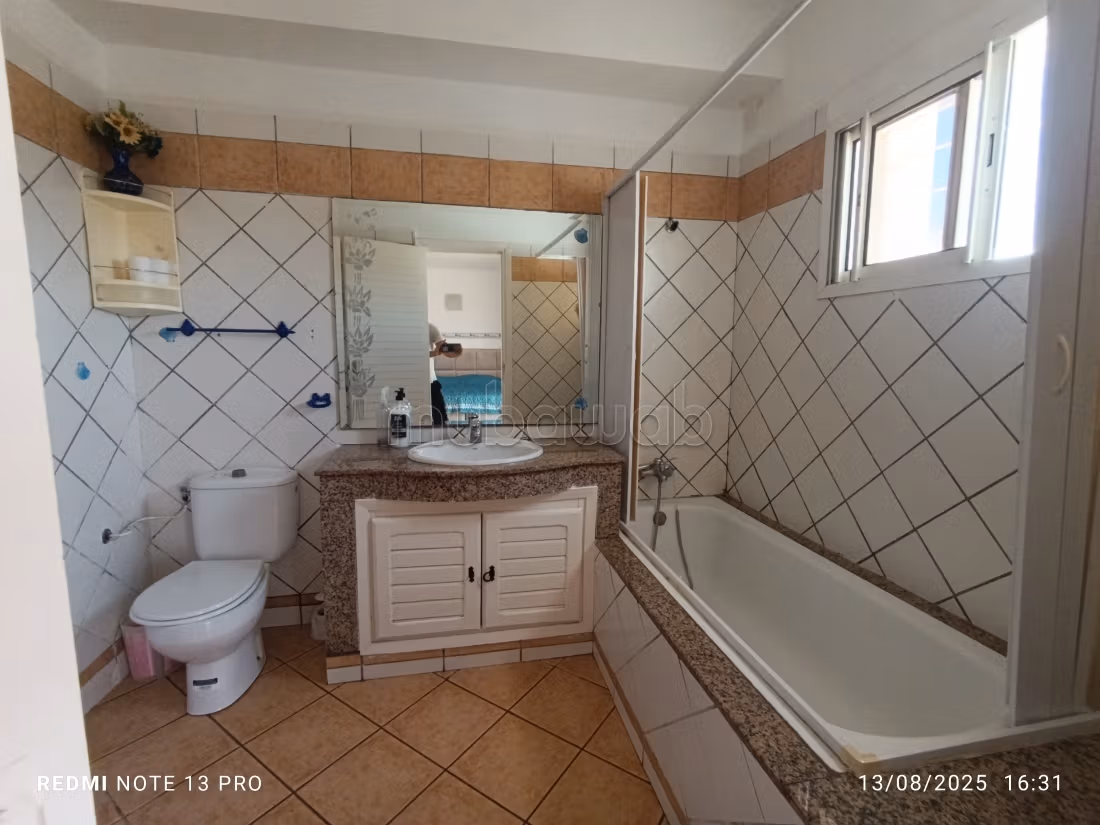 Piso en alquiler en Les Hôpitaux. 2 habitaciones. Está amueblado con buen gusto
