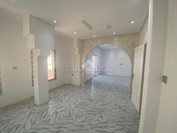 Apartment for sale. Large area 160 m². No Lift, Balcony