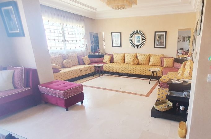 Bel apparemment à vendre Départ à l'étranger