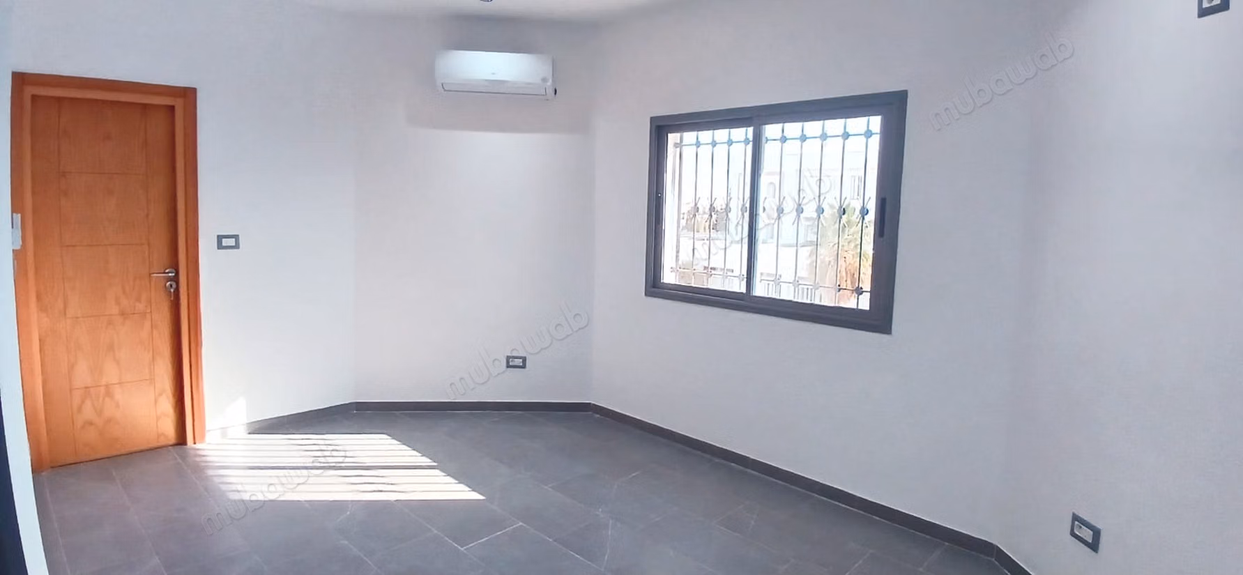 Offices for rent in Les Berges Du Lac 1. Dimension 90 m². Lift