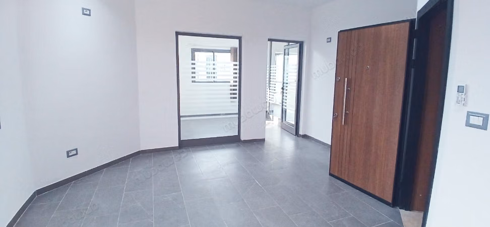 Offices for rent in Les Berges Du Lac 1. Dimension 90 m². Lift