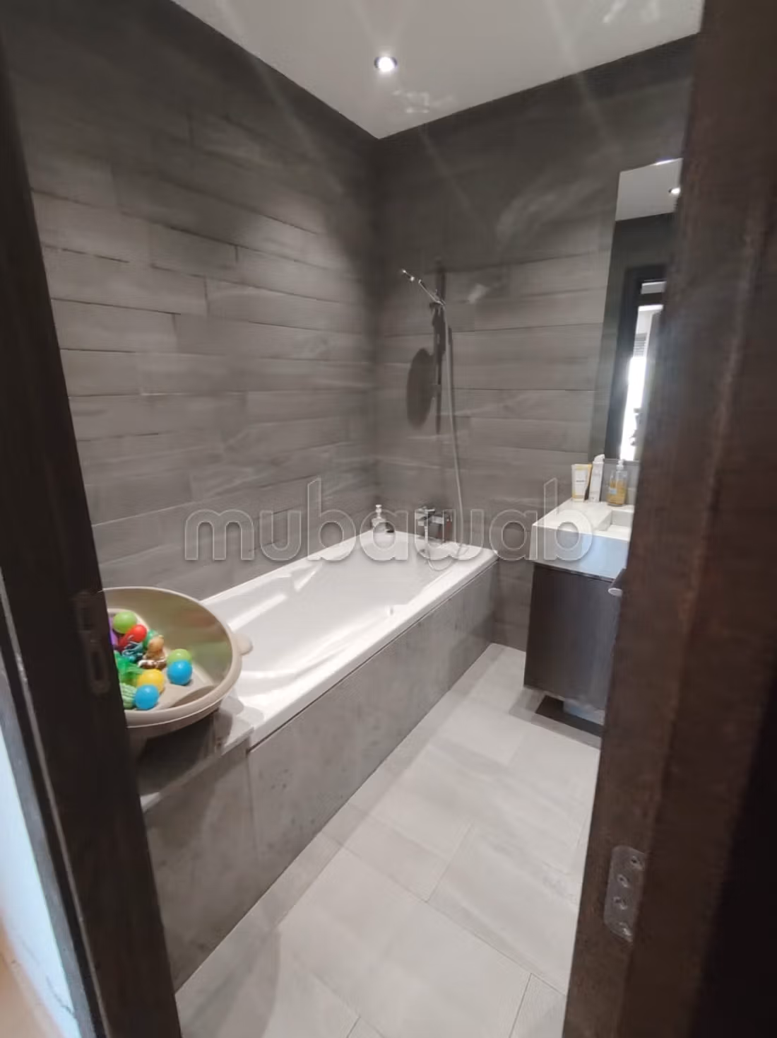 Find an apartment to buy in Ville Verte. 3 rooms. Well furnished