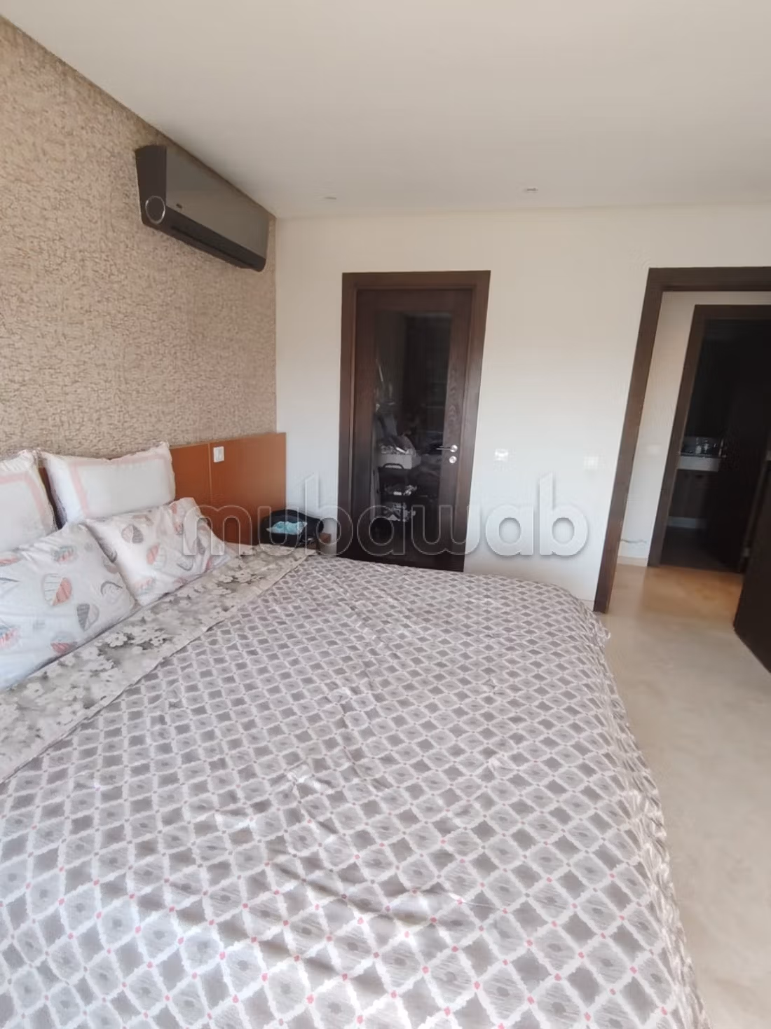Find an apartment to buy in Ville Verte. 3 rooms. Well furnished