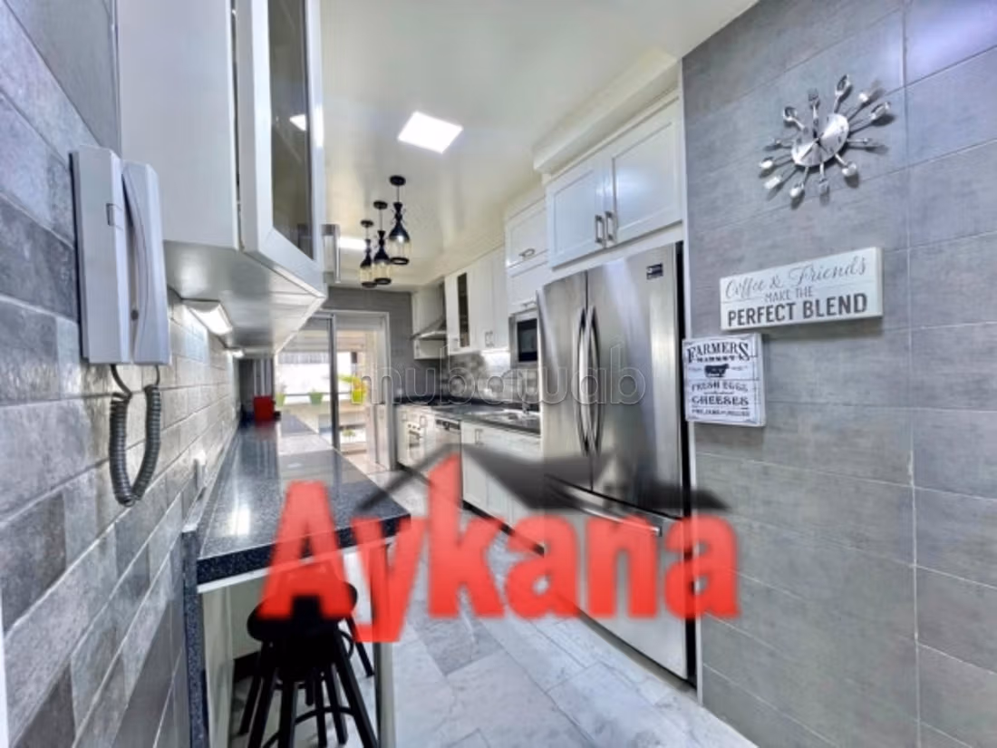 Very nice apartment for rent. 3 beautiful rooms. Ample storage space