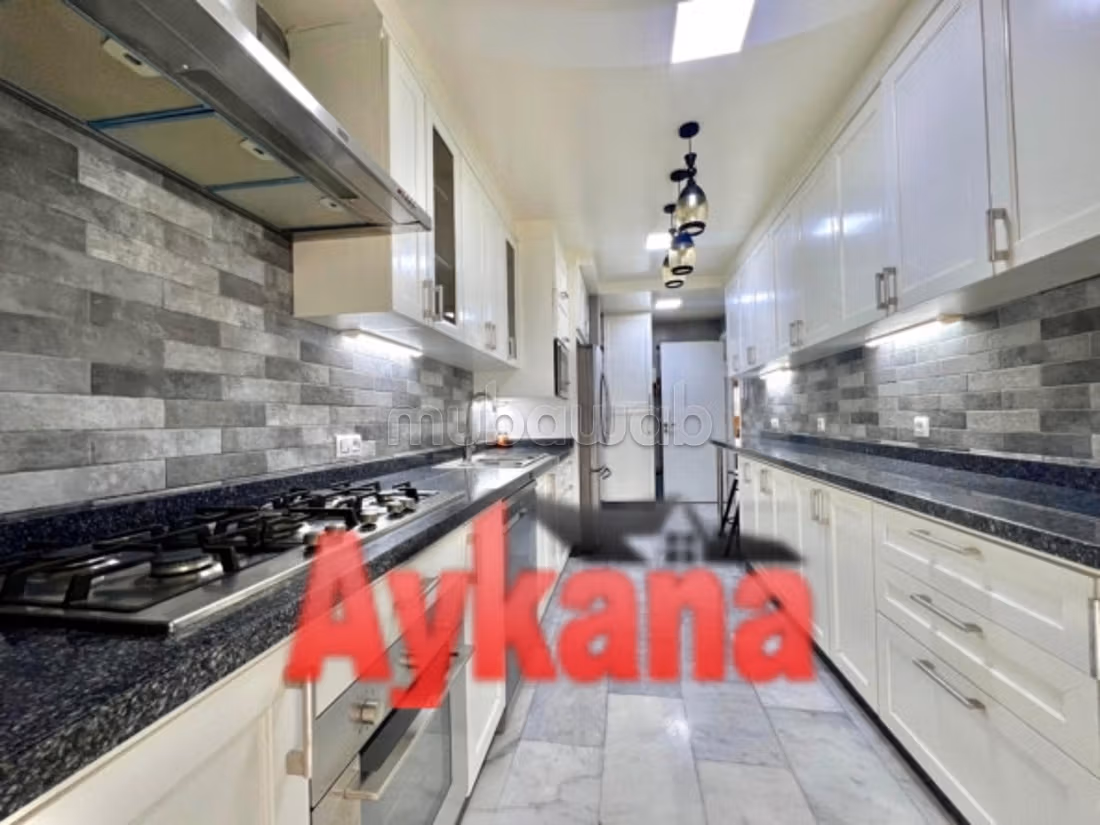 Very nice apartment for rent. 3 beautiful rooms. Ample storage space