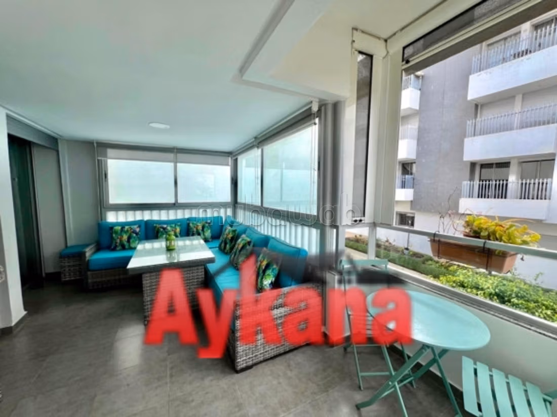 Very nice apartment for rent. 3 beautiful rooms. Ample storage space