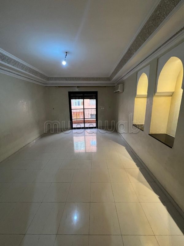 Bonito piso en venta en Route Casablanca. 8 habitaciones grandes. Salón marroquí tradicional, residencia segura