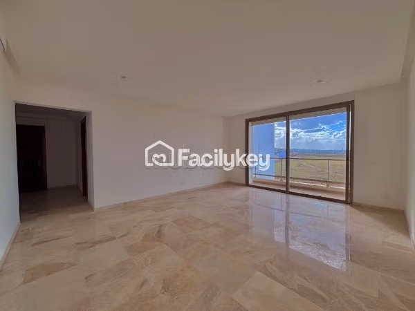 Appartementen om te huren in Anfa. Totale oppervlakte 90 m². Terras en garage