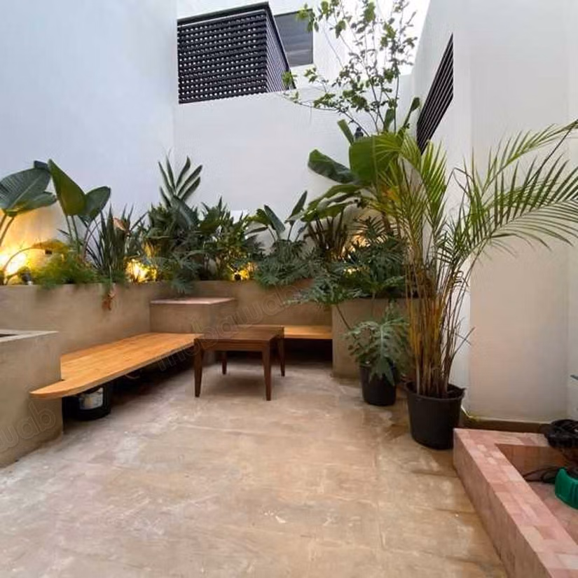Apartment for sale in Les princesses. 4 rooms. No Lift, Balcony