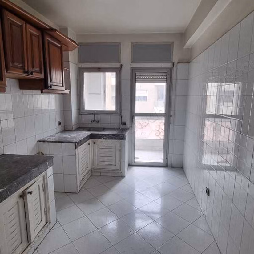 Find an apartment to buy in La Gironde. Total area 89 m². No Lift, Large terrace