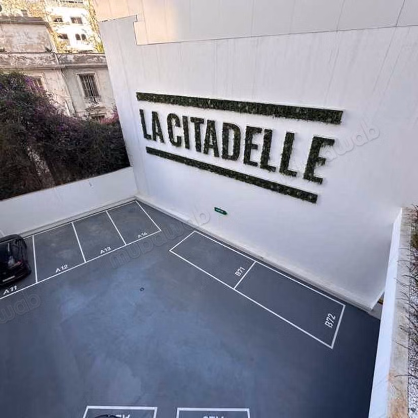 Offices for rent in Gauthier. Large area 44 m². With garage and lift