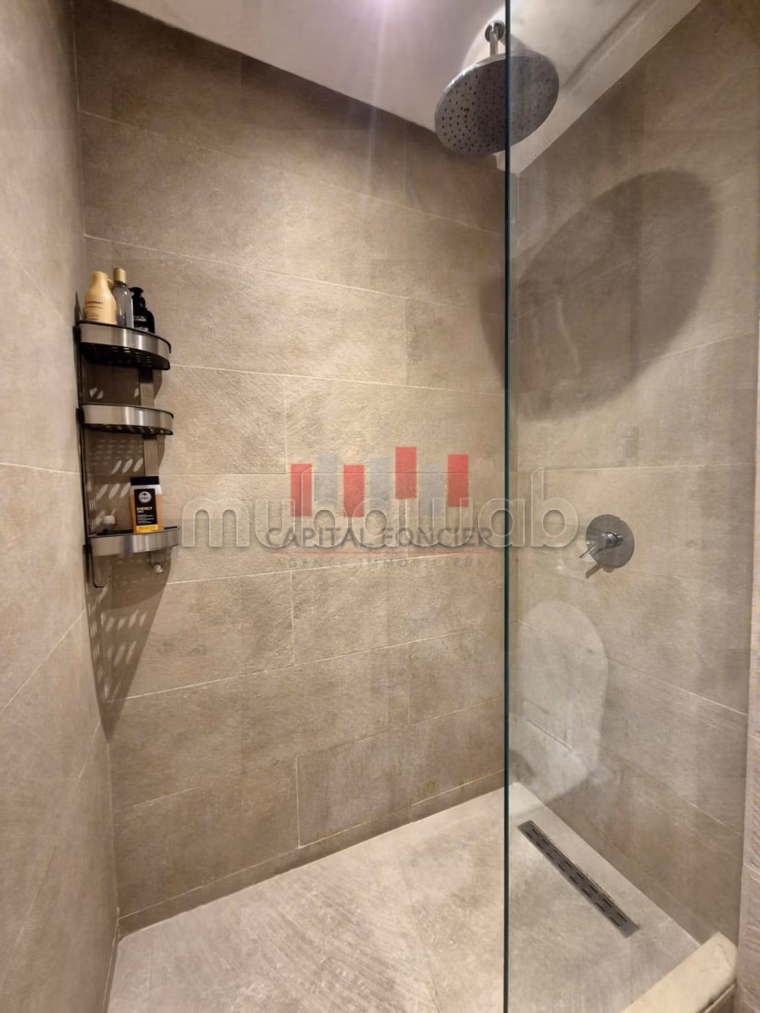 Flat for rent in Bourgogne Est. 1 room. Cellar