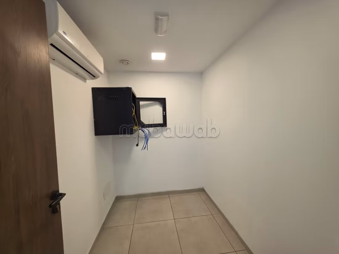 À louer un bureau de 160 m² au lac 3