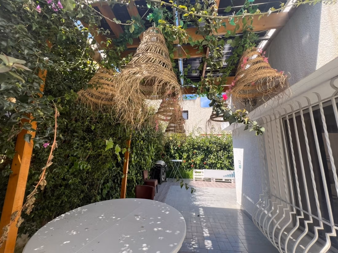 Très belle villa à louer à l’oasis non meublé