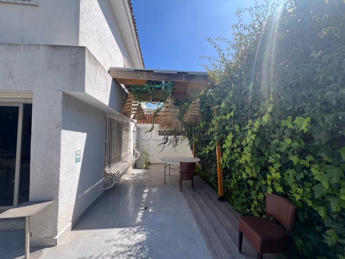 Très belle villa à louer à l’oasis non meublé
