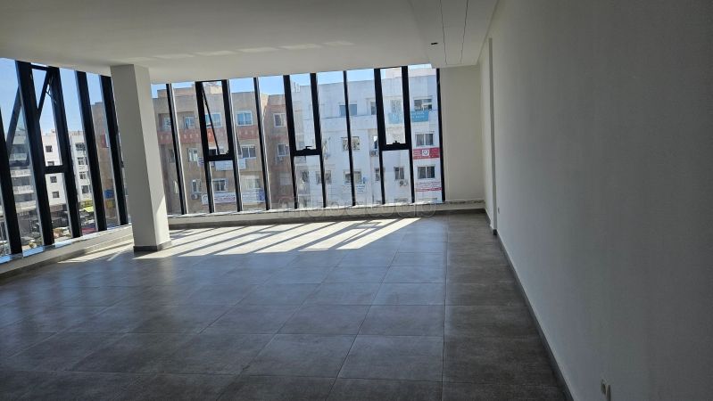 Location dans immeuble uniquement professionnel ALQDS