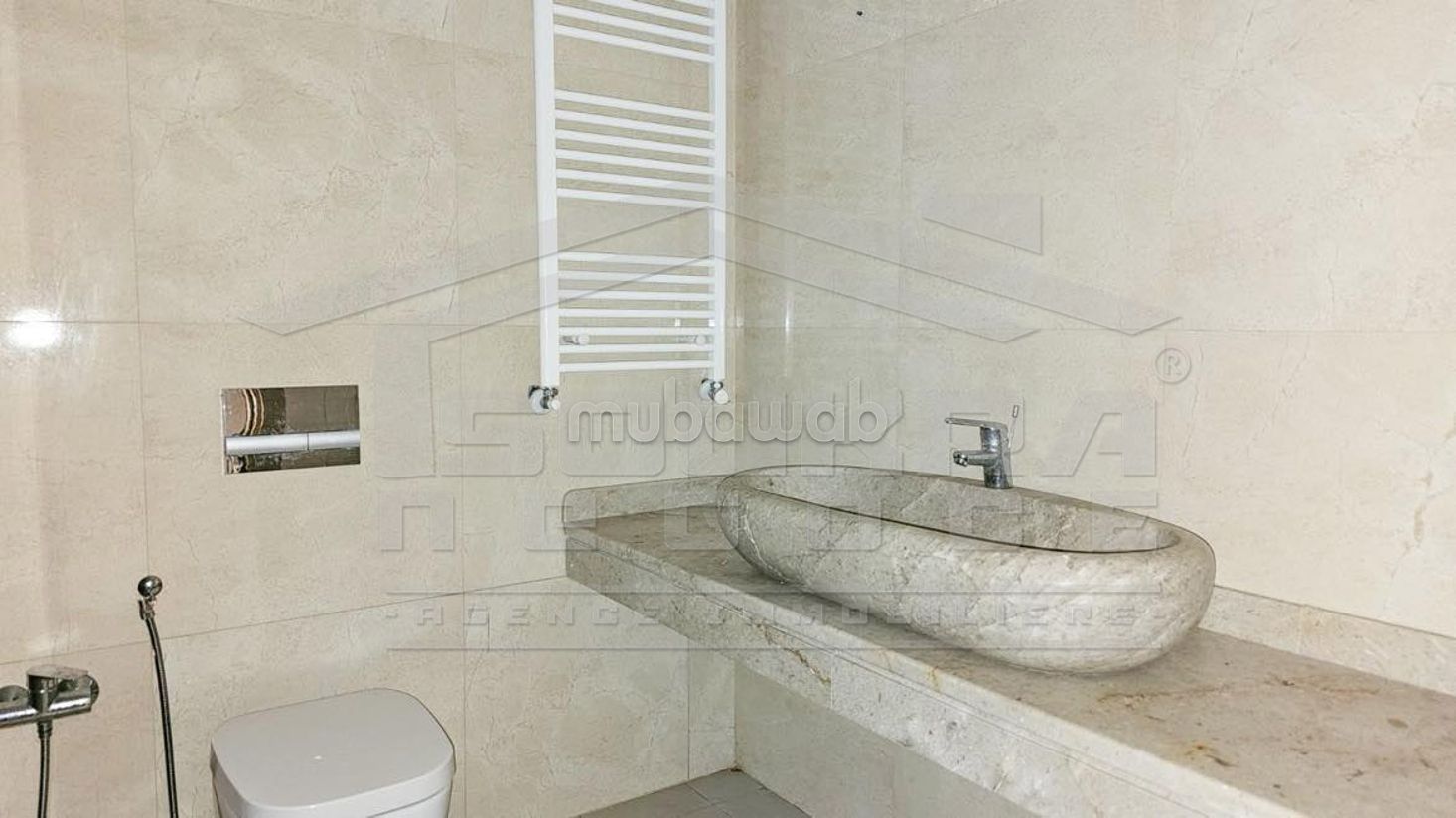 À vendre un joli triplex à la soukra