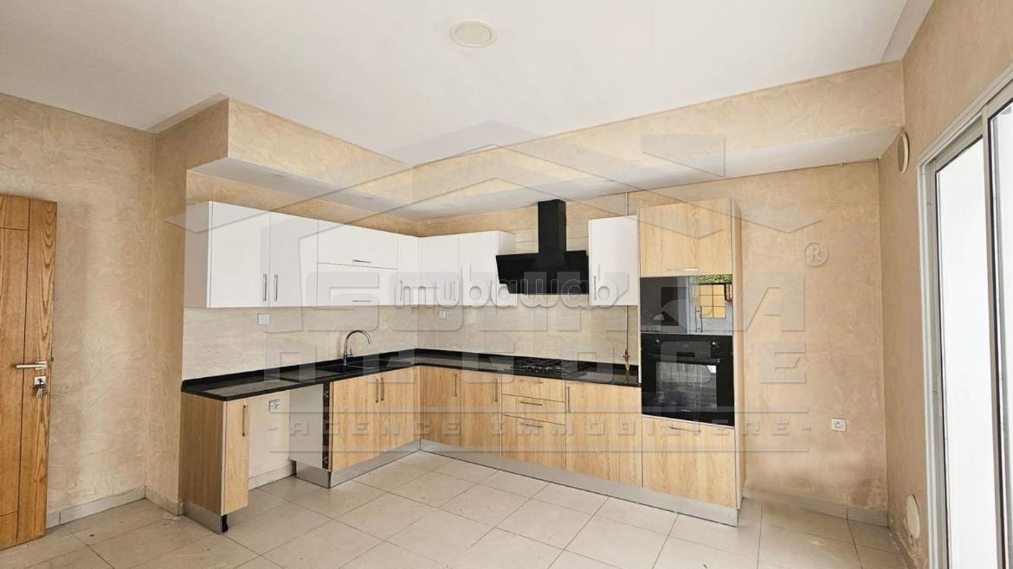 À vendre un joli triplex à la soukra