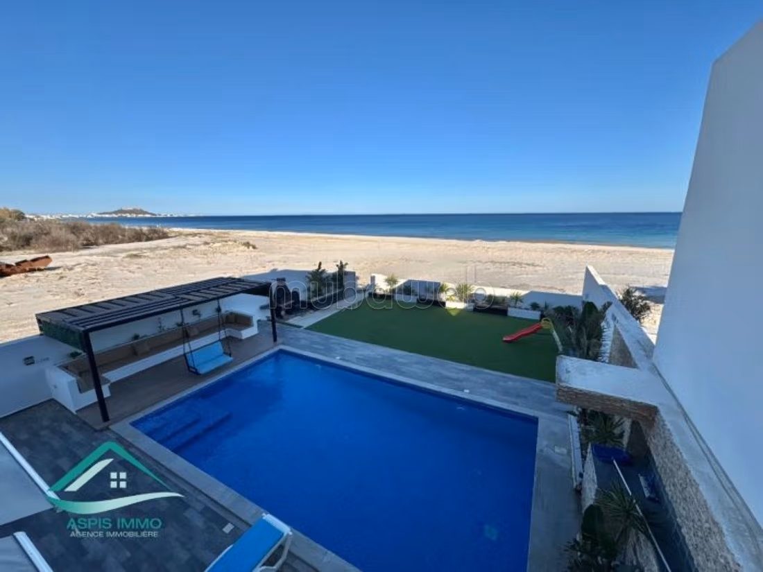 Villa avec piscine PDL à plage Ain Grinz Kelibia