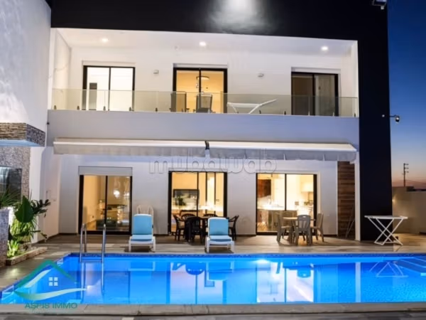 Villa avec piscine PDL à plage Ain Grinz Kelibia